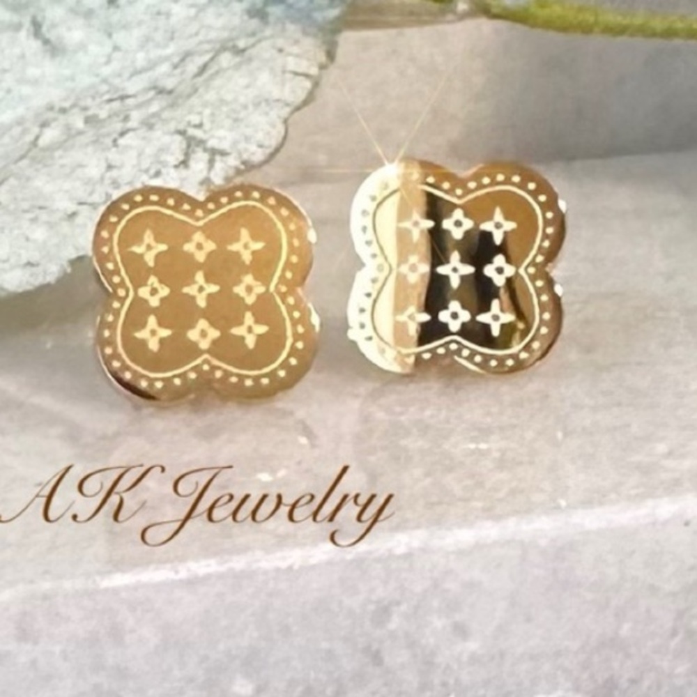 💎18k EARRINGS Gold Plated Pierced Clover, Flower